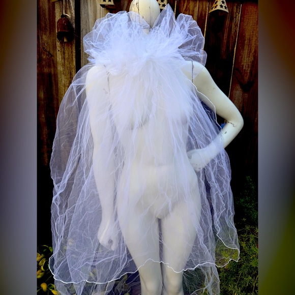 Full wedding veil with pearl headband, new never used main image 5